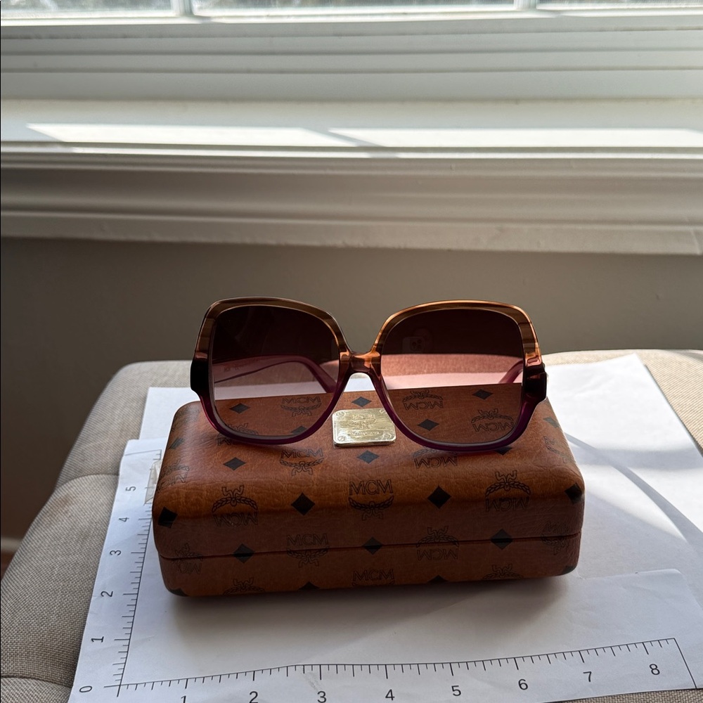 MCM NWT Authentic Women's Oversized Acetate Frame Sunglasses - Picture 4 of 13